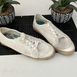 Tommy Bahama “women’s” size 10 good condition